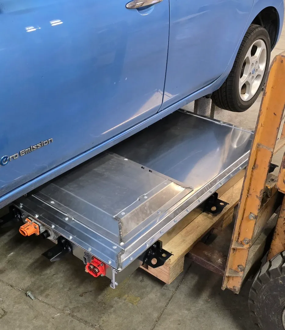52kWh battery installed in prototype Leaf